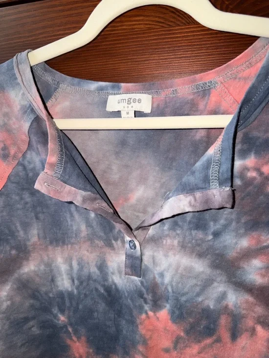 Umgee Coral & Gray Tie-Dye Henley Top - Picture 2 of 5